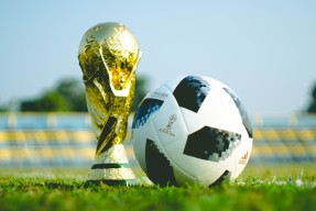 2026国际足联世界杯-绝杀时刻，双雄对决的平行时空—德布劳内与字母哥的极限一战