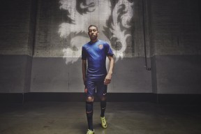 美加墨联合举办-Uzi王者归来首秀爆棚，独行侠观众沸腾